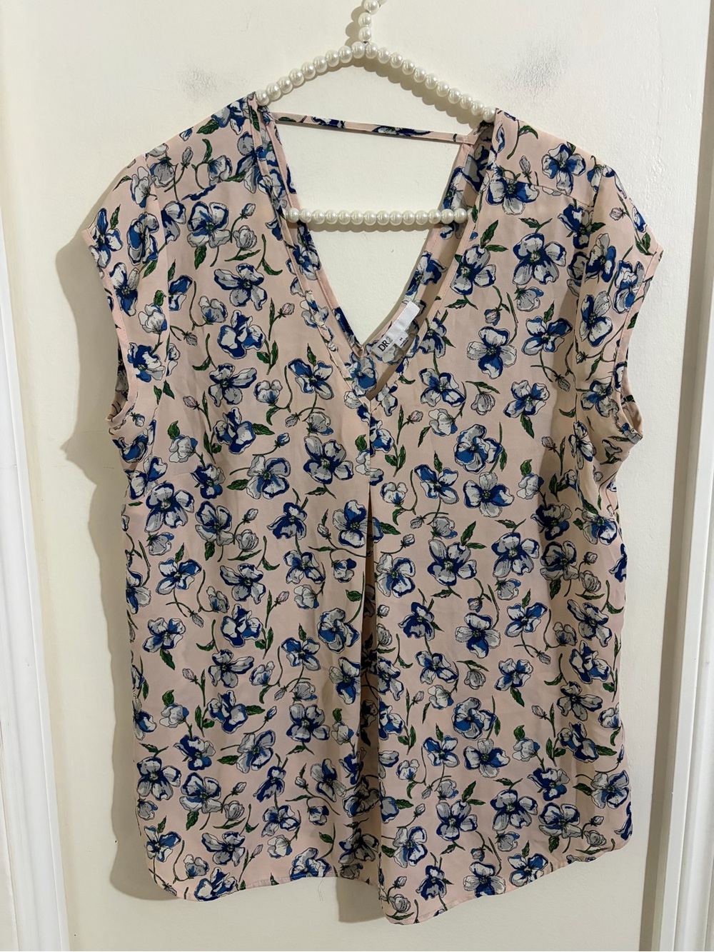 DR2 Pink Floral V-Neck Sleeveless Blouse